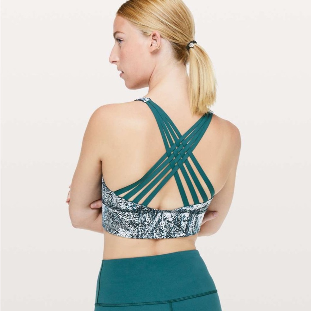 Lululemon Free To Be Moved Bra
Wildwood White Multi / Green Jasper Size 6 Womens